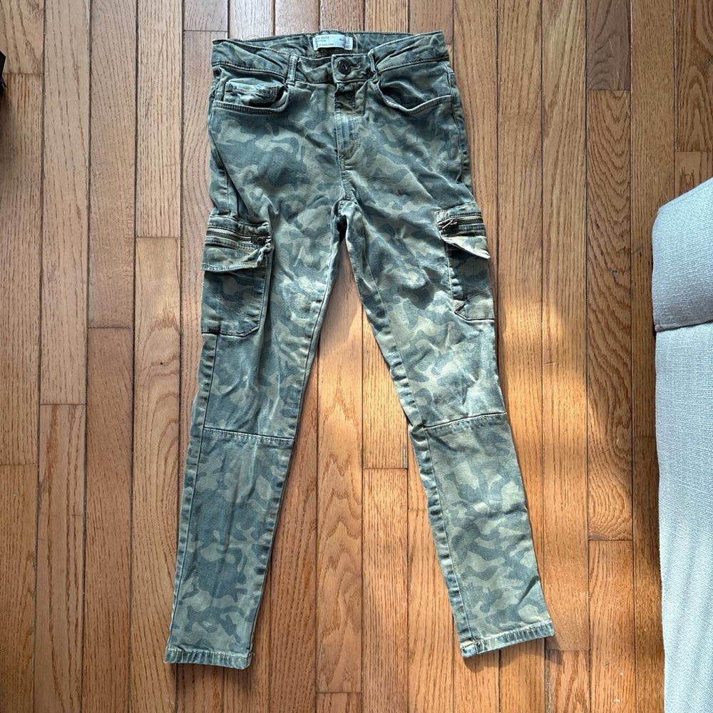 Zara Girls Camouflage Cargo Jeans - Green